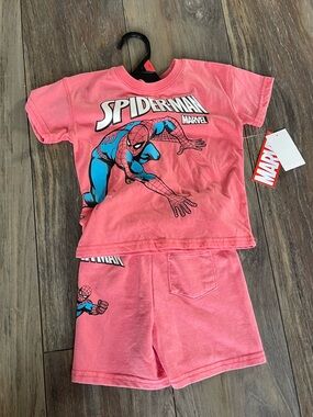 Marvel Spider-Man Toddler Boys Graphic Tee and Shorts 2 piece set size 2T NWT